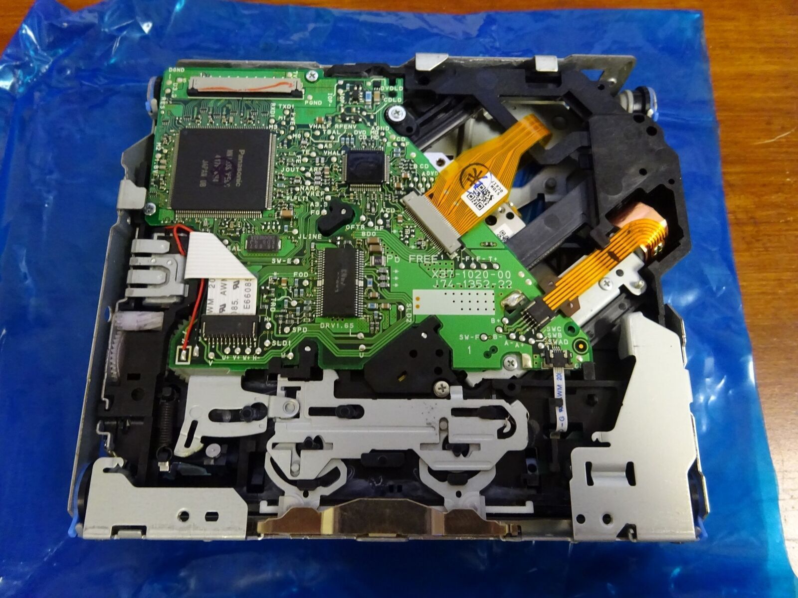 04-06 Toyota Sequoia Sienna Tundra OEM GPS Navigation DVD Rom Drive Me