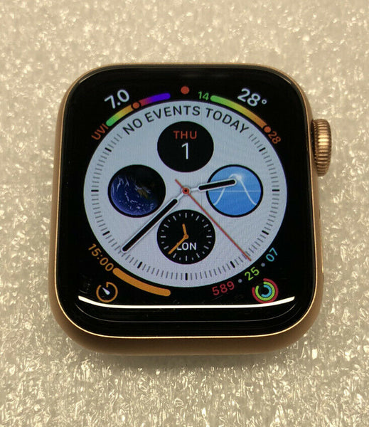 Apple Watch Series 4 GPS 40mm Aluminum and Ceramic Case - Demo Unit READ!