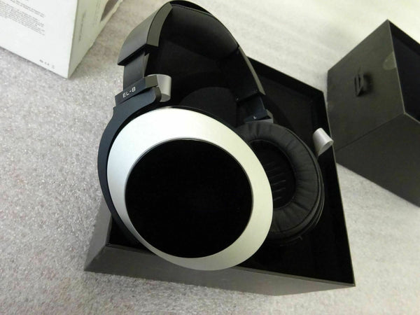 Audeze EL-8 Titanium Closed-Back Planar Magnetic Lightning Headphones for Apple